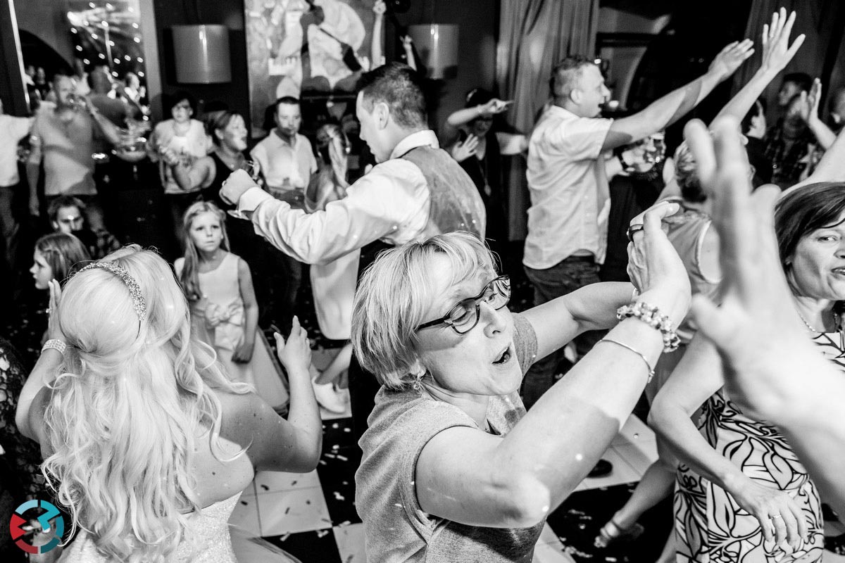 Bruidsfotografen in Tilburg | Hotel van der Valk
