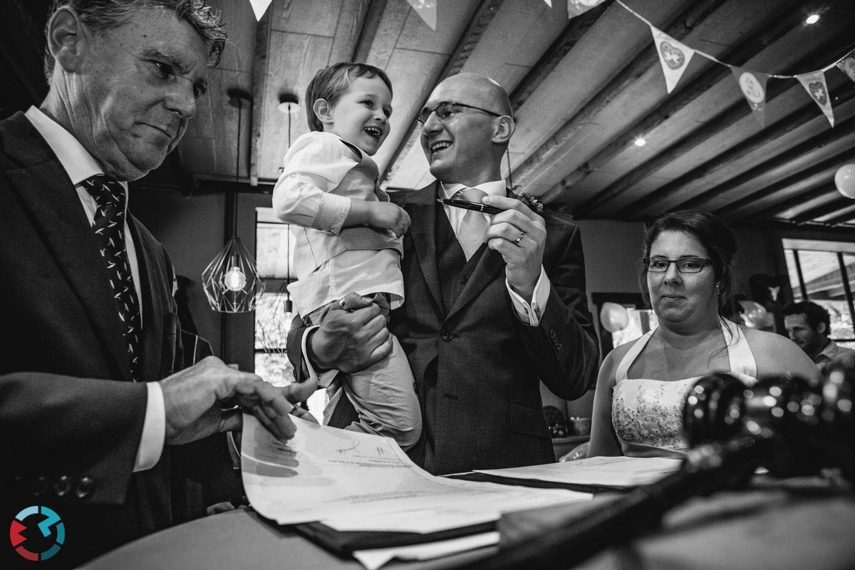 Twee bruidsfotografen in Oisterwijk | Het Boscafé