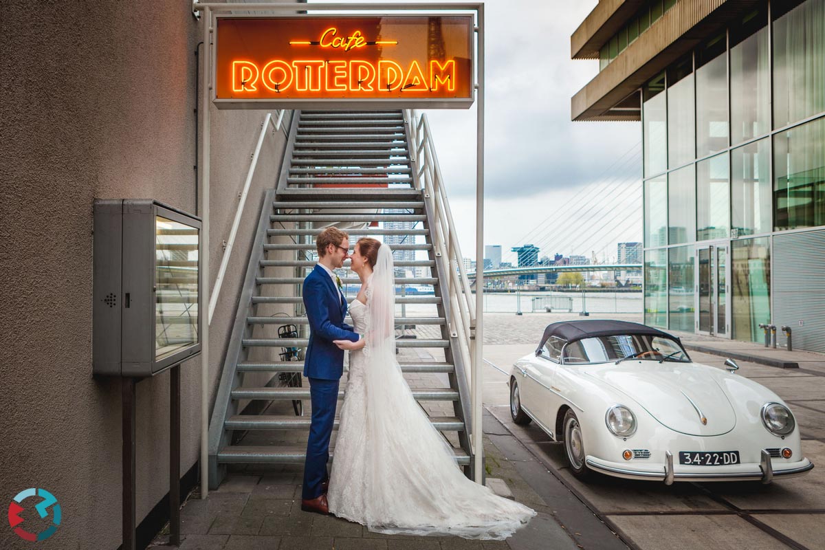 Bruidsfotograaf in het stadhuis van Rotterdam
