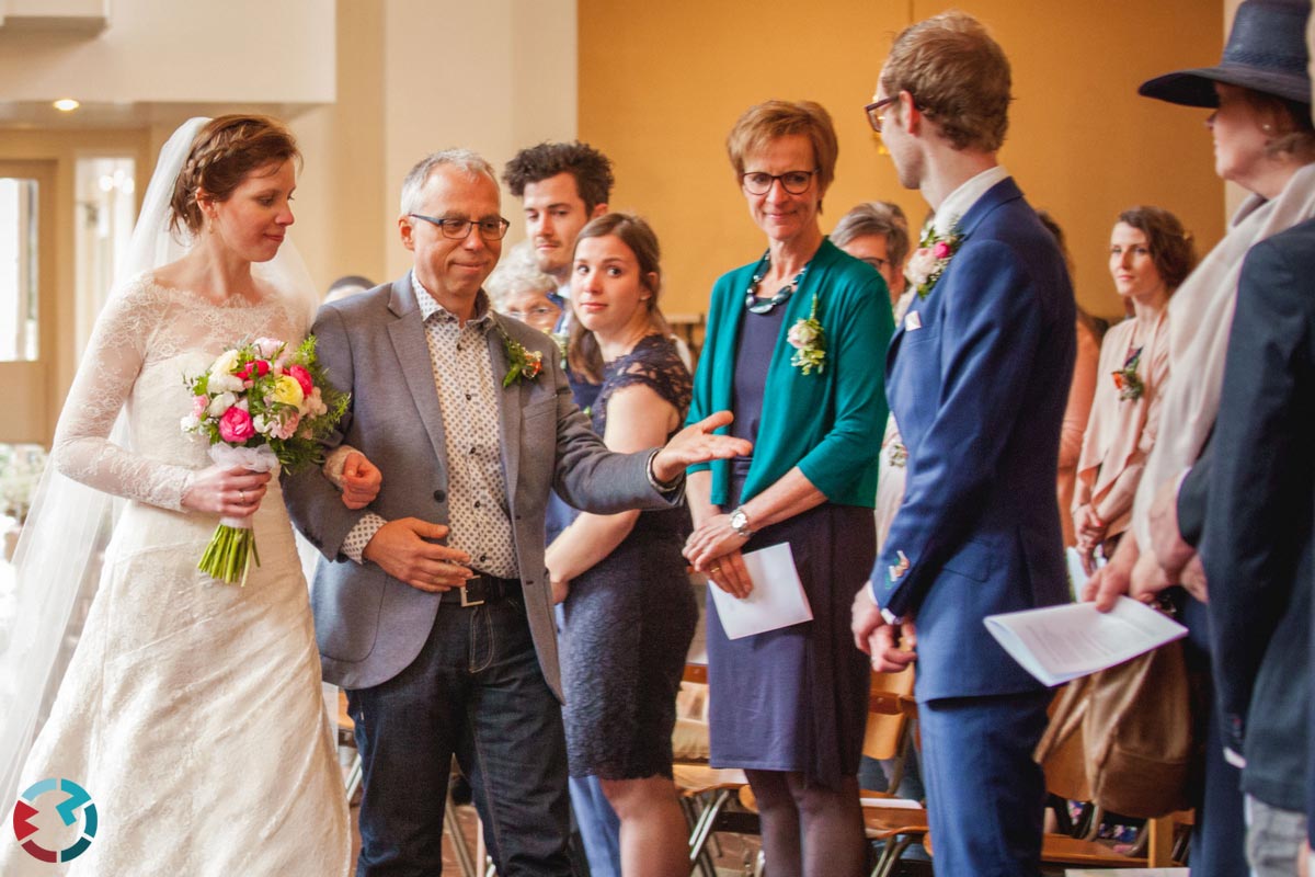 Bruidsfotograaf in het stadhuis van Rotterdam