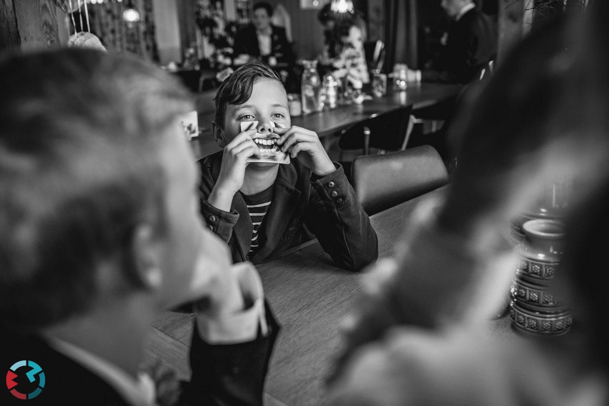 Bruidsfotograaf in het stadhuis van Rotterdam