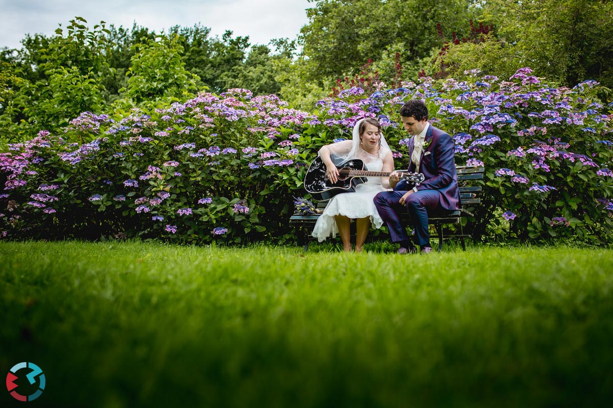 Duo fotografen bij Kasteel Geldrop