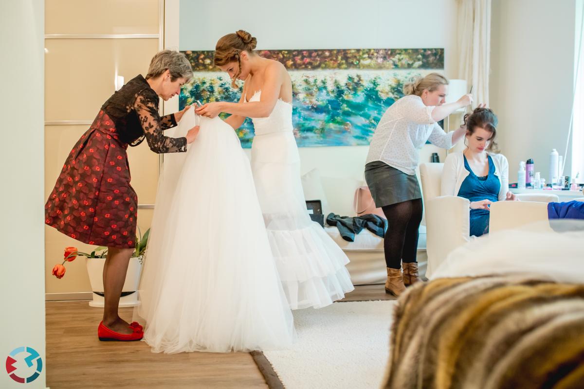 Bruidsfotografie in Soest met prachtige luchten