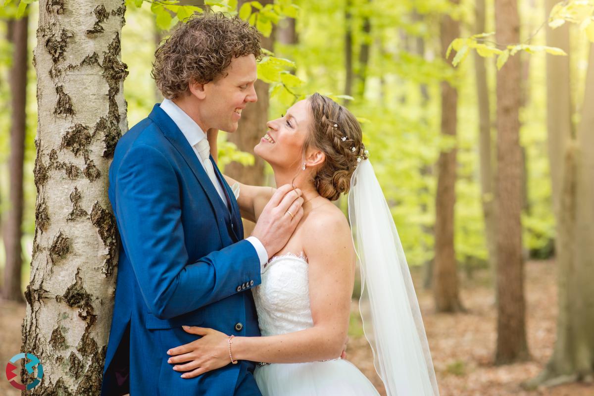 Bruidsfotografie in Soest met prachtige luchten