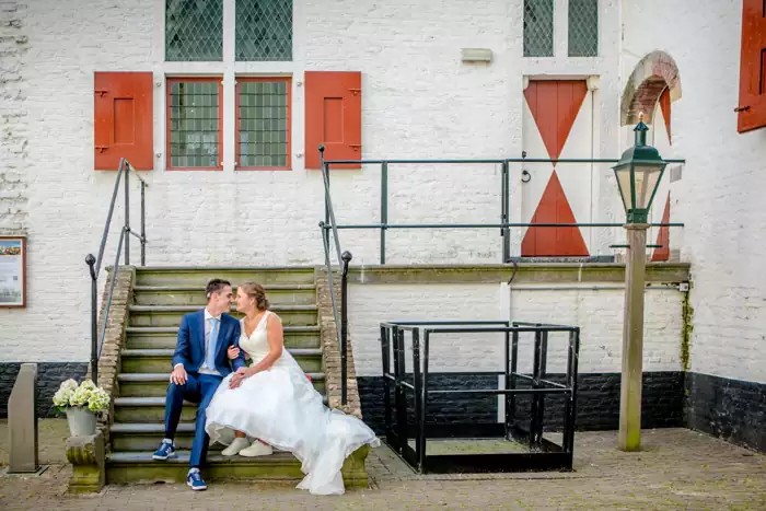 Thumbnail Bruidsfotografie bij Kasteel Ammersoyen in Ammerzoden