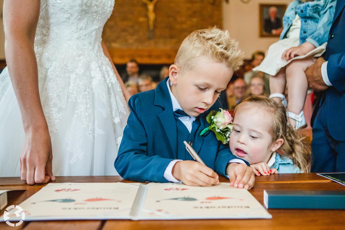 Bruiloft met veel kinderen