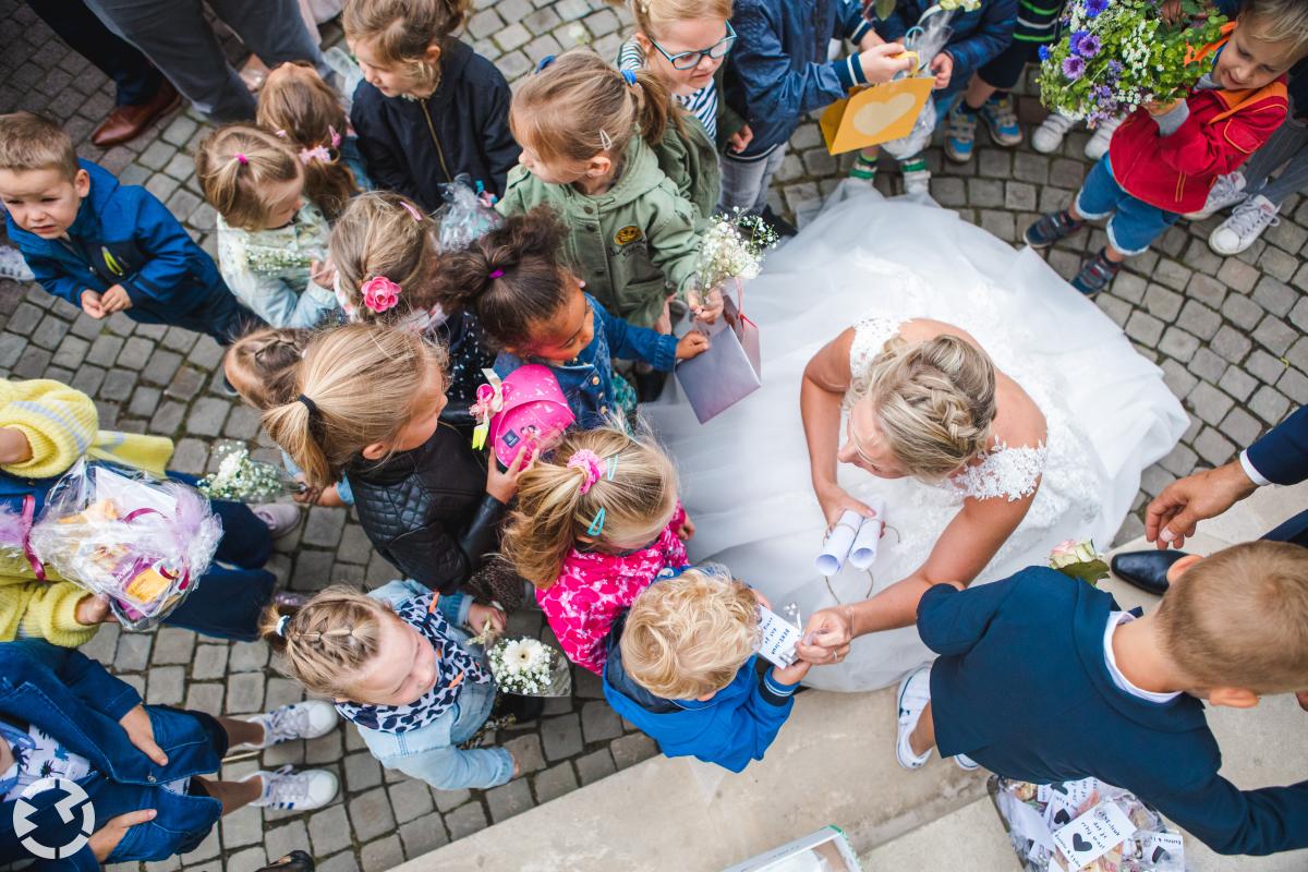 Bruiloft met veel kinderen