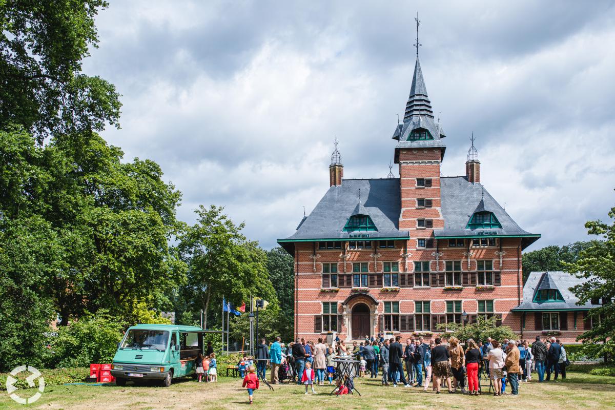 Bruiloft met veel kinderen
