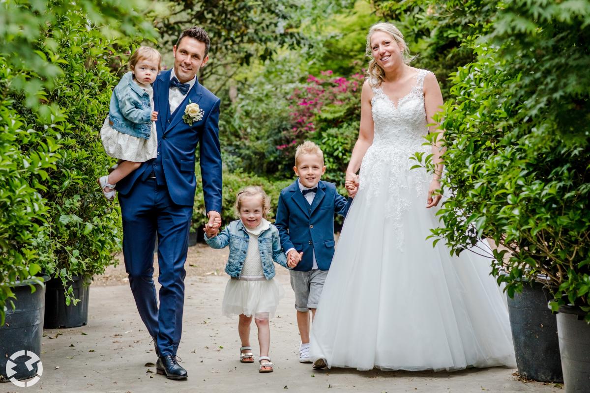 Bruiloft met veel kinderen