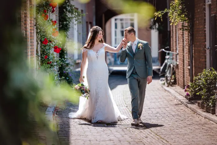Bruidsreportage in binnenstad 's-hertogenbosch de Uilenburg