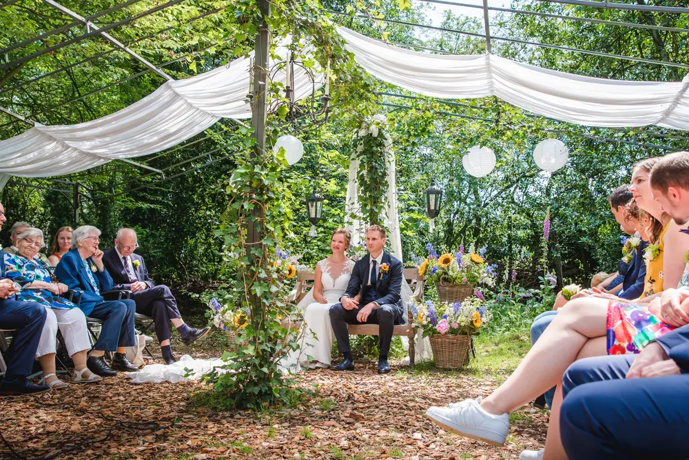 Trouwfotograaf in Gelderland tijdens bruiloft ceremonie