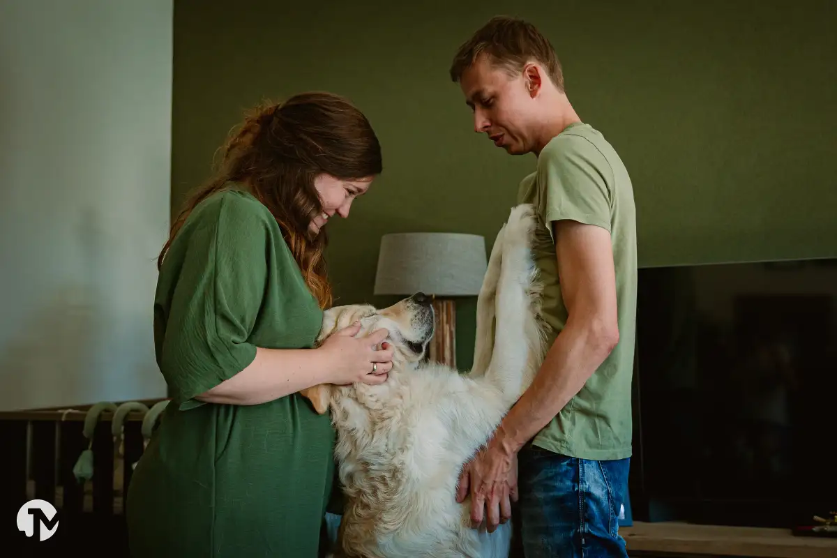 Babyshoot met golden retriever – Newbornfotografie aan huis