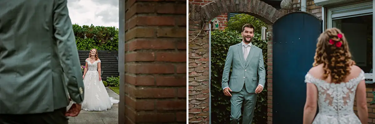 Bruidspaar heeft hun first look in hun eigen achtertuin.