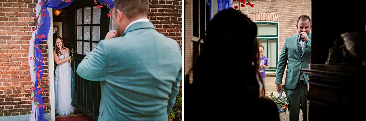 First look bij de voordeur, foto van de reactie van de bruid en van de bruidegom.