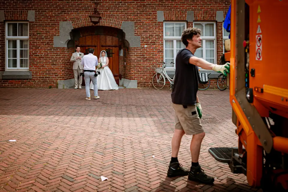foto van ons aan het werk - achter de schermen 112