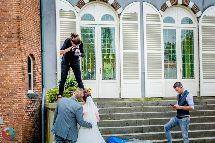foto van ons aan het werk - achter de schermen 63